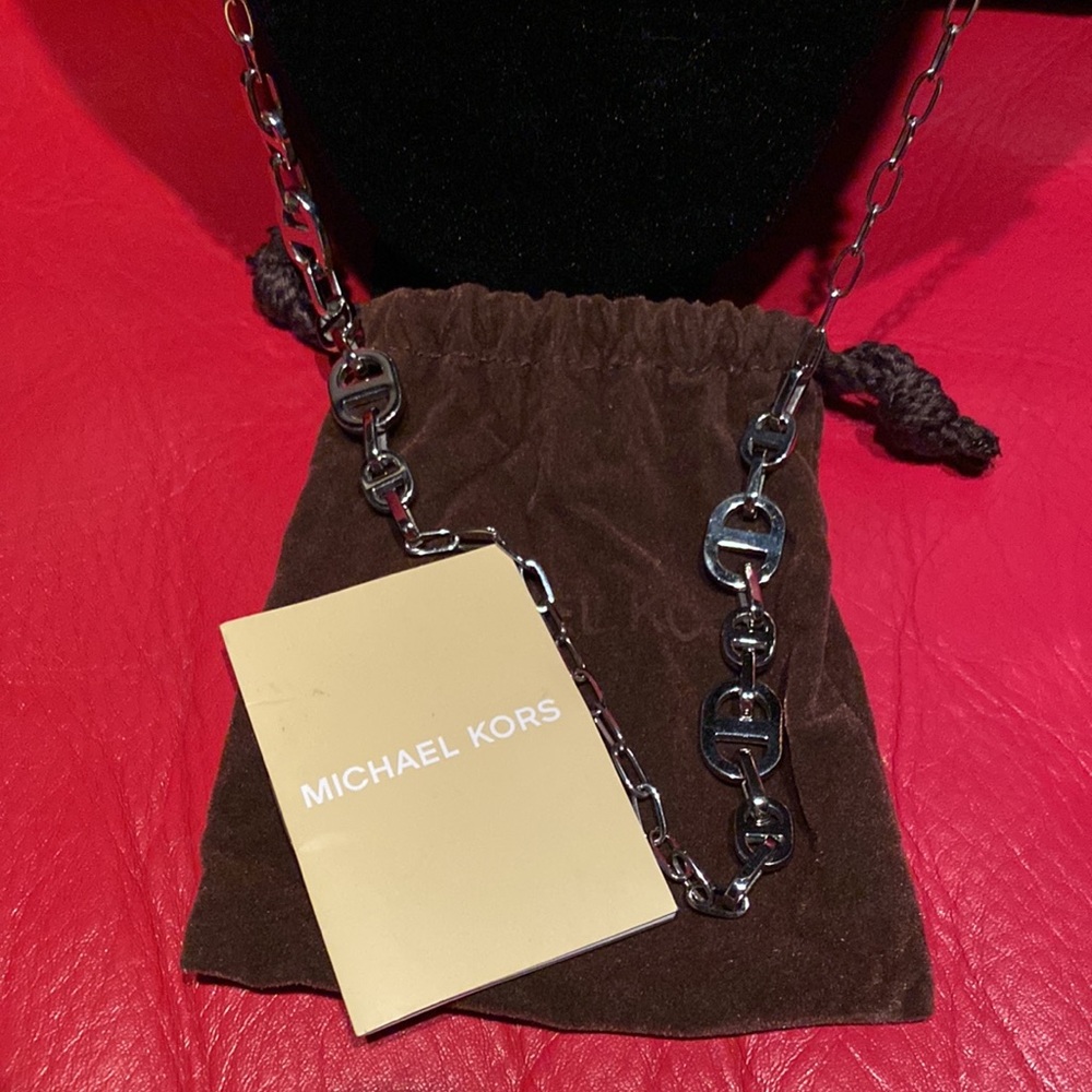 Michael Kors Beautiful Long Logo Necklace New WithTags - Picture 5 of 16